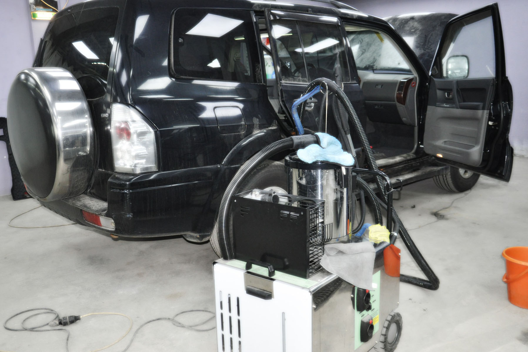 Химчистка паром салона автомобиля: основные методы очистки, описание процесса